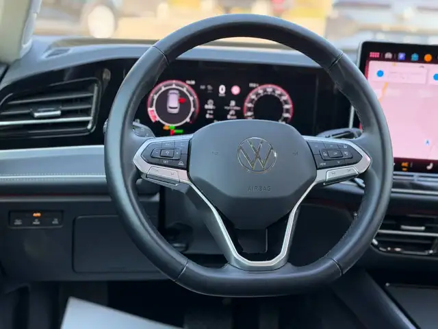 Volkswagen Passat view 9