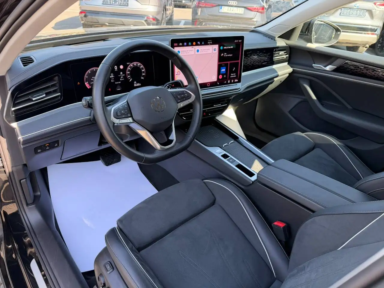 Volkswagen Passat ELEGANCE MASSAGE BIG SCREEN CARPLAY ADAPTIVE CRUIS, миниатюра 4