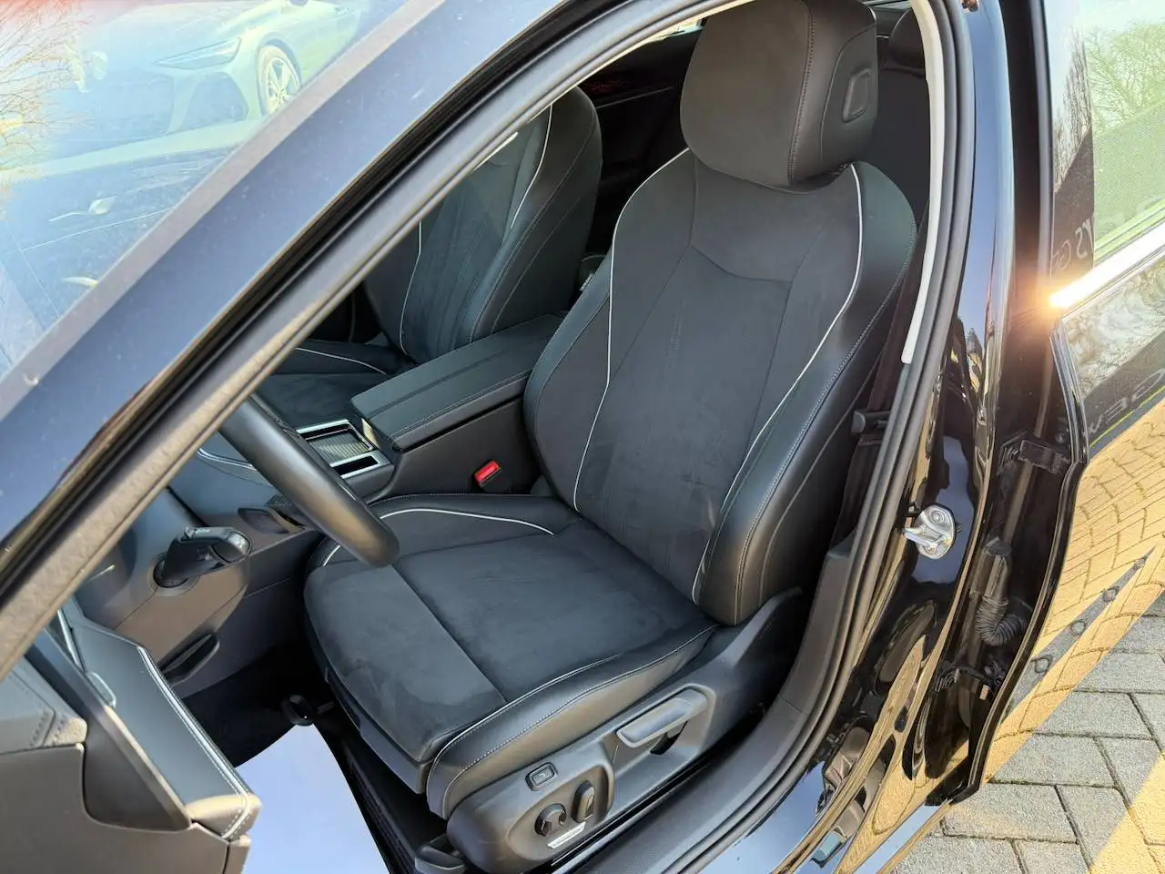 Volkswagen Passat ELEGANCE MASSAGE BIG SCREEN CARPLAY ADAPTIVE CRUIS, миниатюра 10