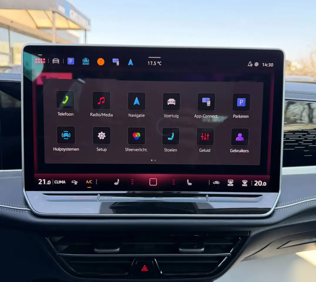 Volkswagen Passat ELEGANCE MASSAGE BIG SCREEN CARPLAY ADAPTIVE CRUIS, миниатюра 17