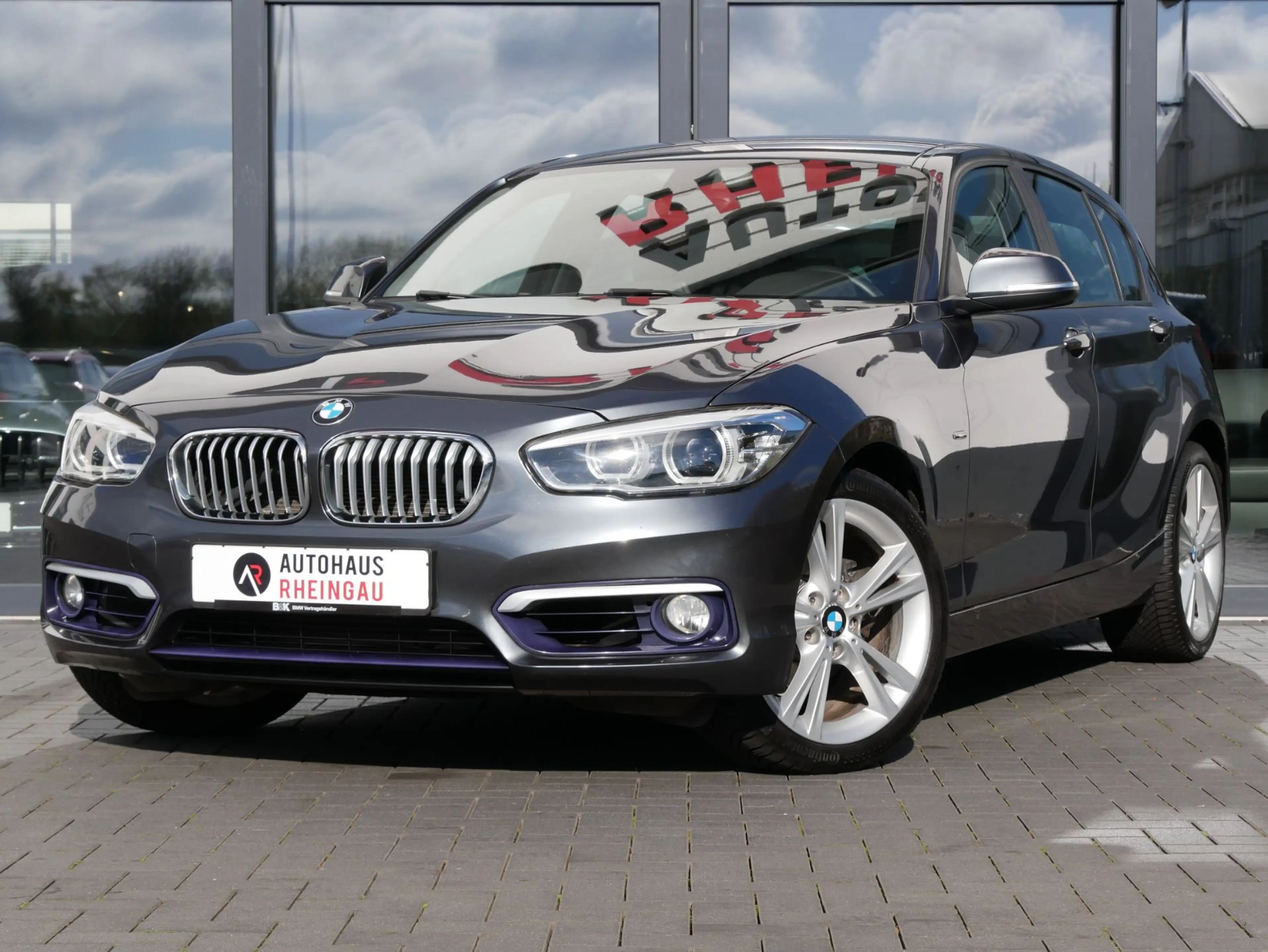 BMW 118 118d LED NAVI 18" BMW SERVICE