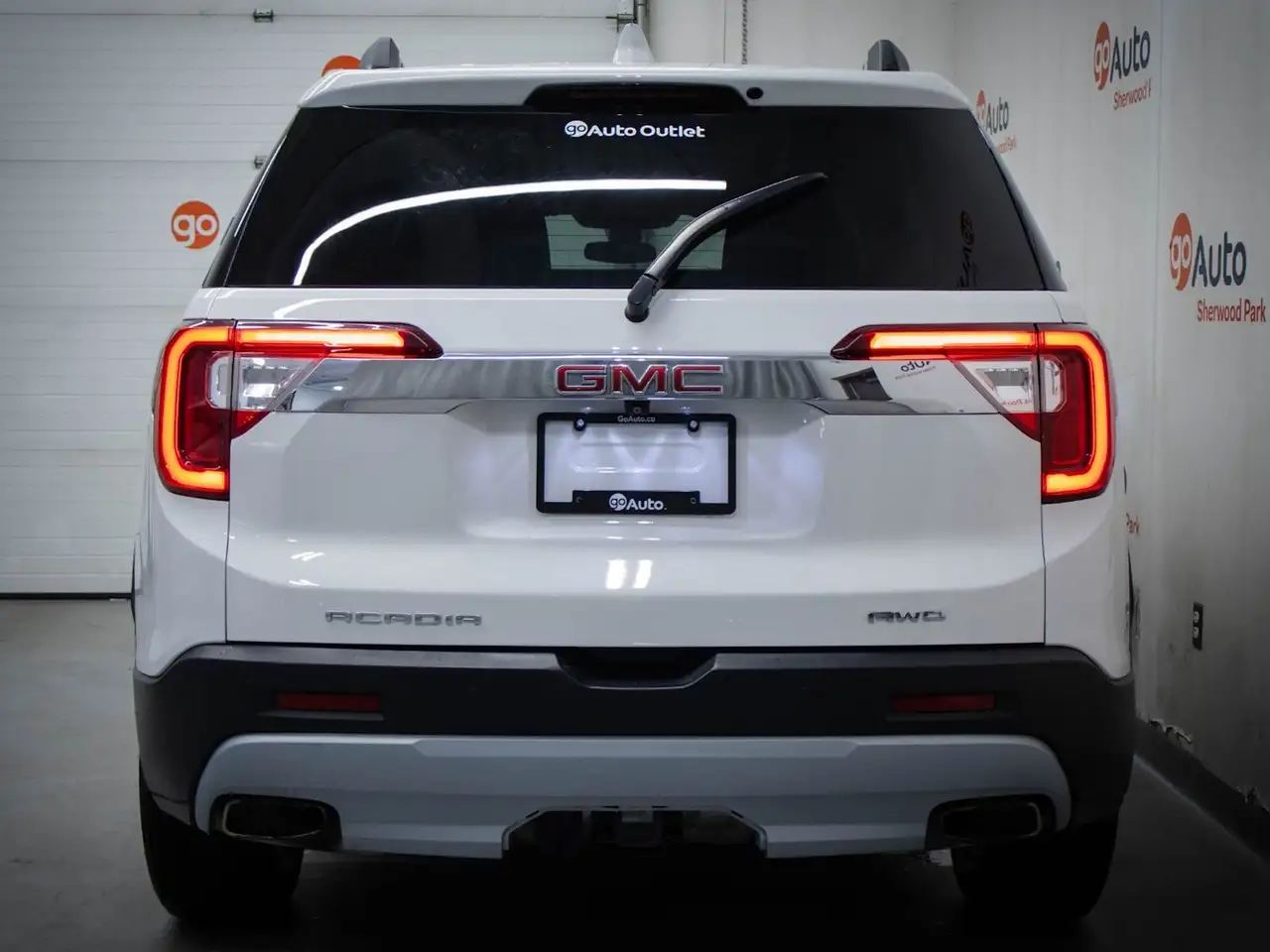 GMC Acadia снимка GMC Acadia