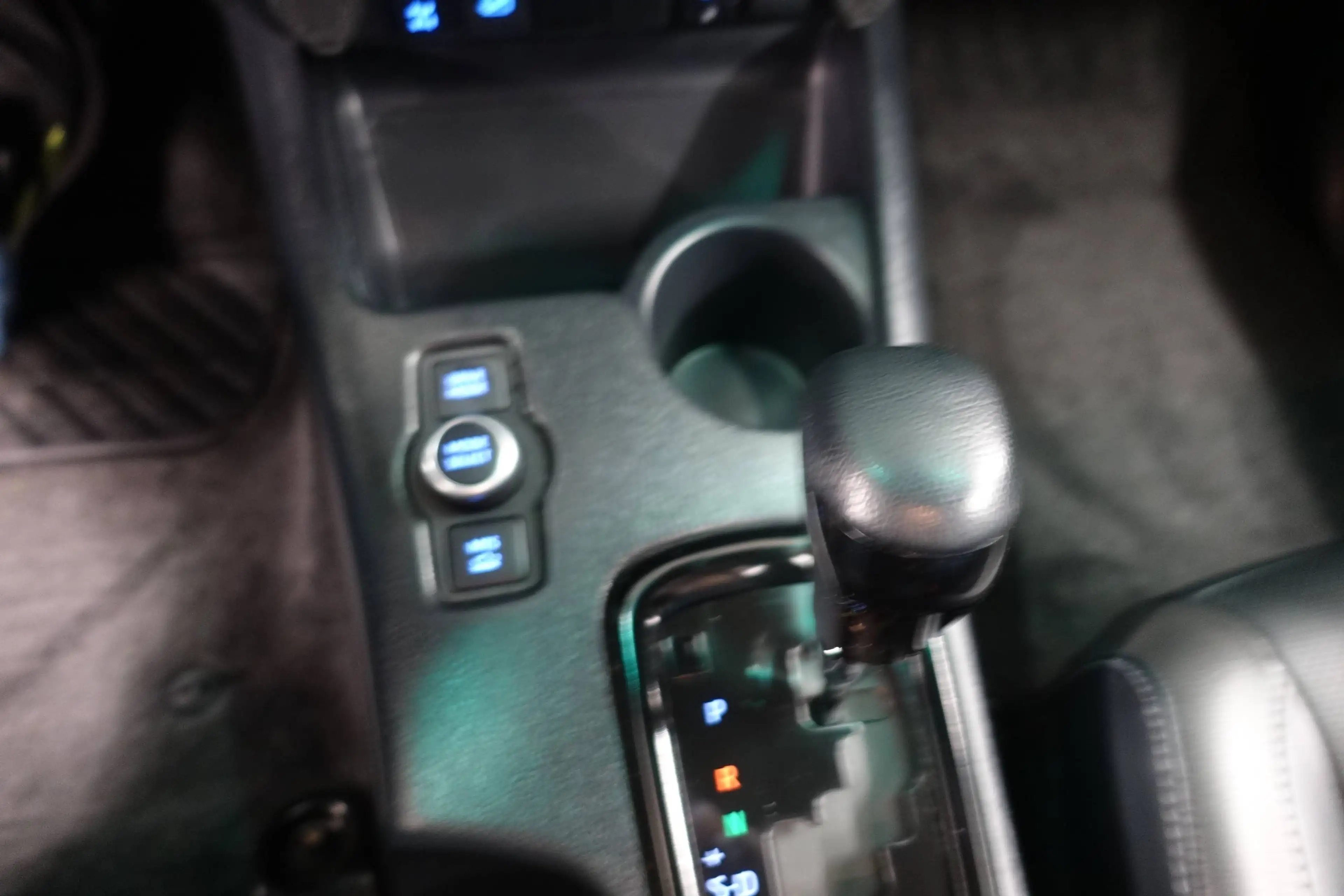 Toyota Hilux 4x4 Double Cab Invincible — photo 11