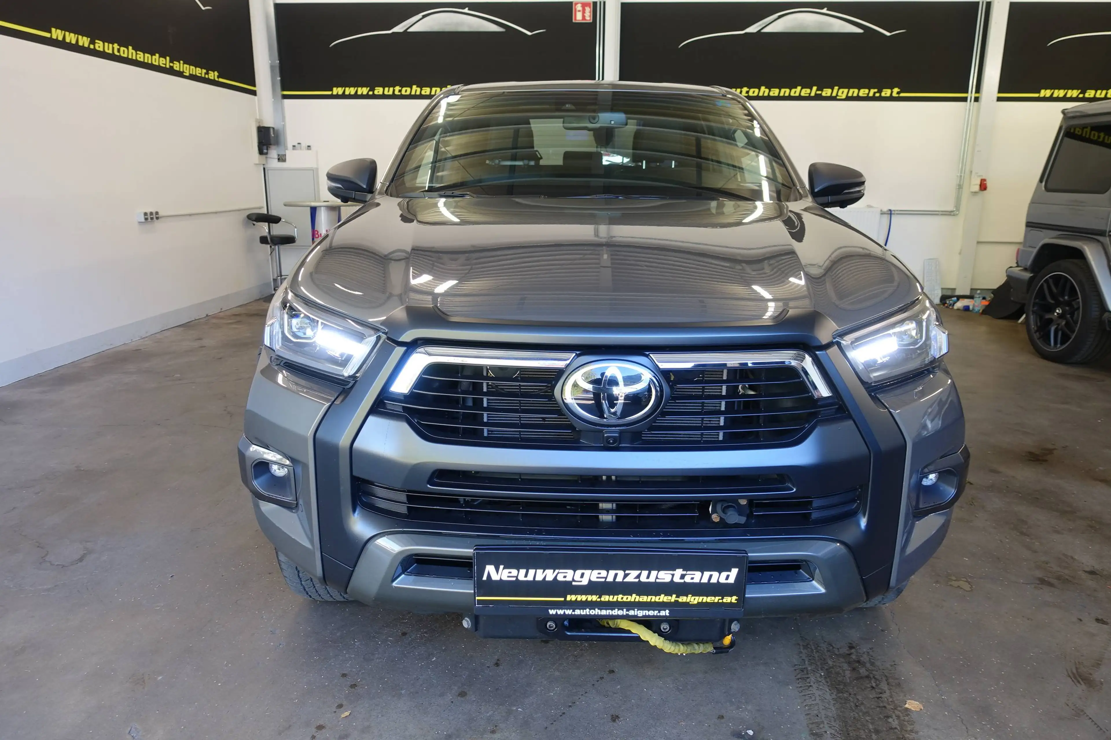 Toyota Hilux 4x4 Double Cab Invincible — photo 2