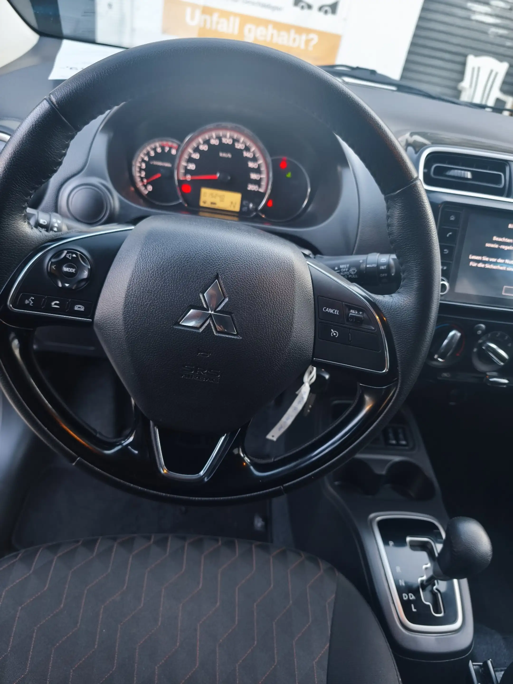 Mitsubishi Space Star Select — photo 11