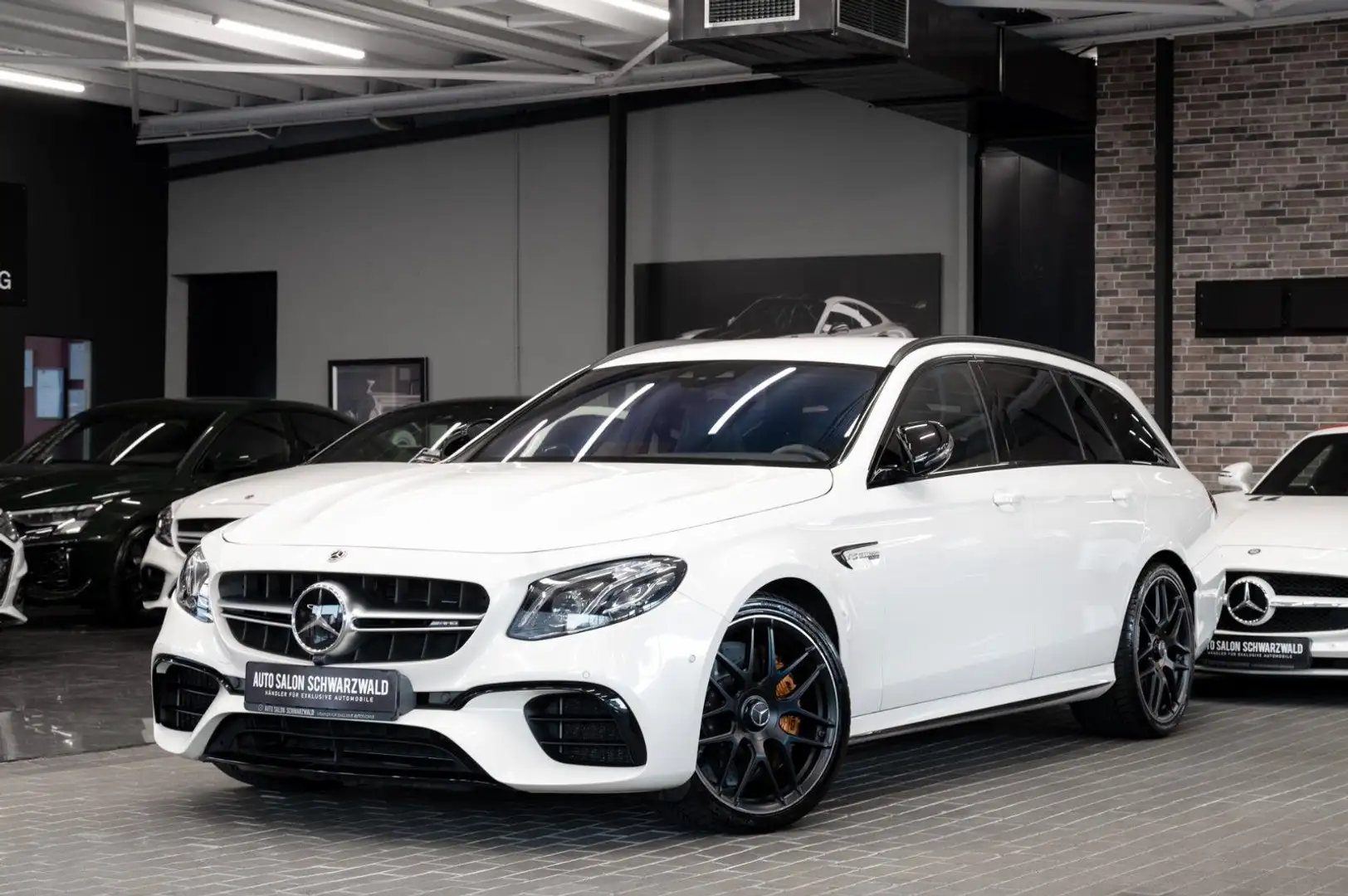 Mercedes-Benz E 63 AMG E63T S AMG 4Matic|PERFORMANCE SITZE|KERAMIK|VOLL Weiß - 1