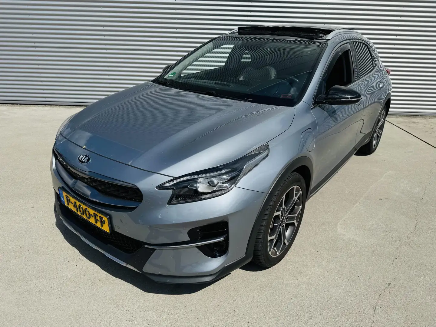 Kia XCeed 1.6 GDi PHEV ExecutiveLine Trekhaak | All seasons Grijs - 2
