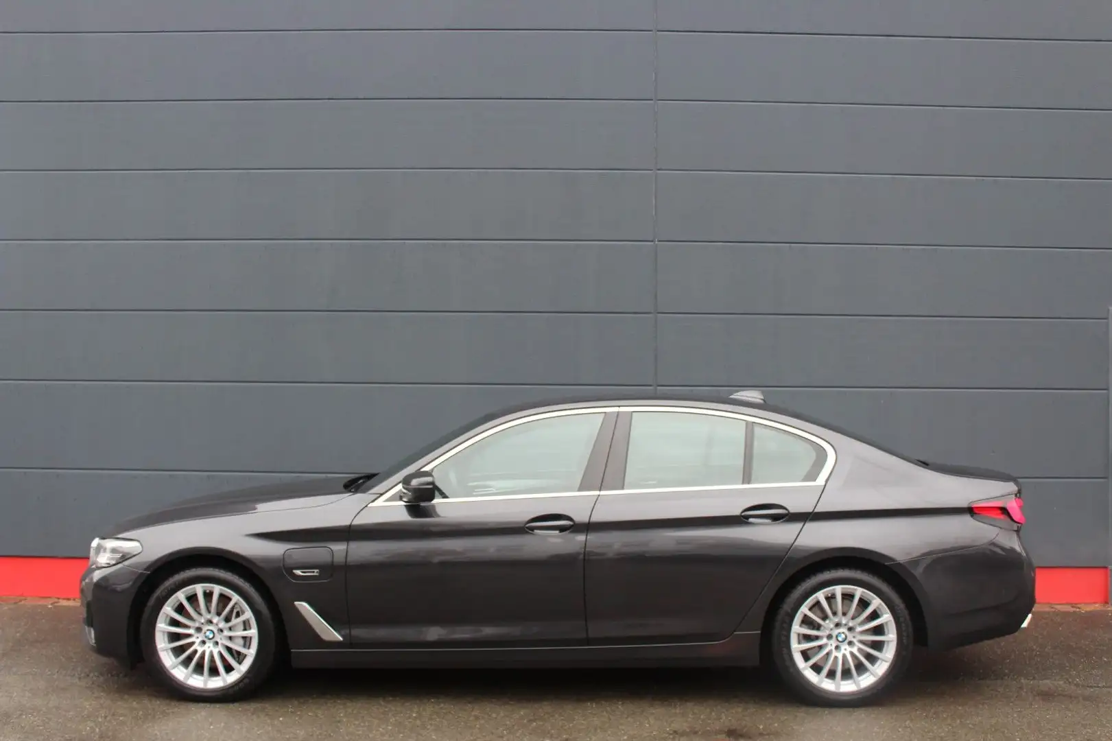 BMW 545 e xDrive Lim. *Hybrid*LED*Kamera*SHZ*NAVI Szary - 2