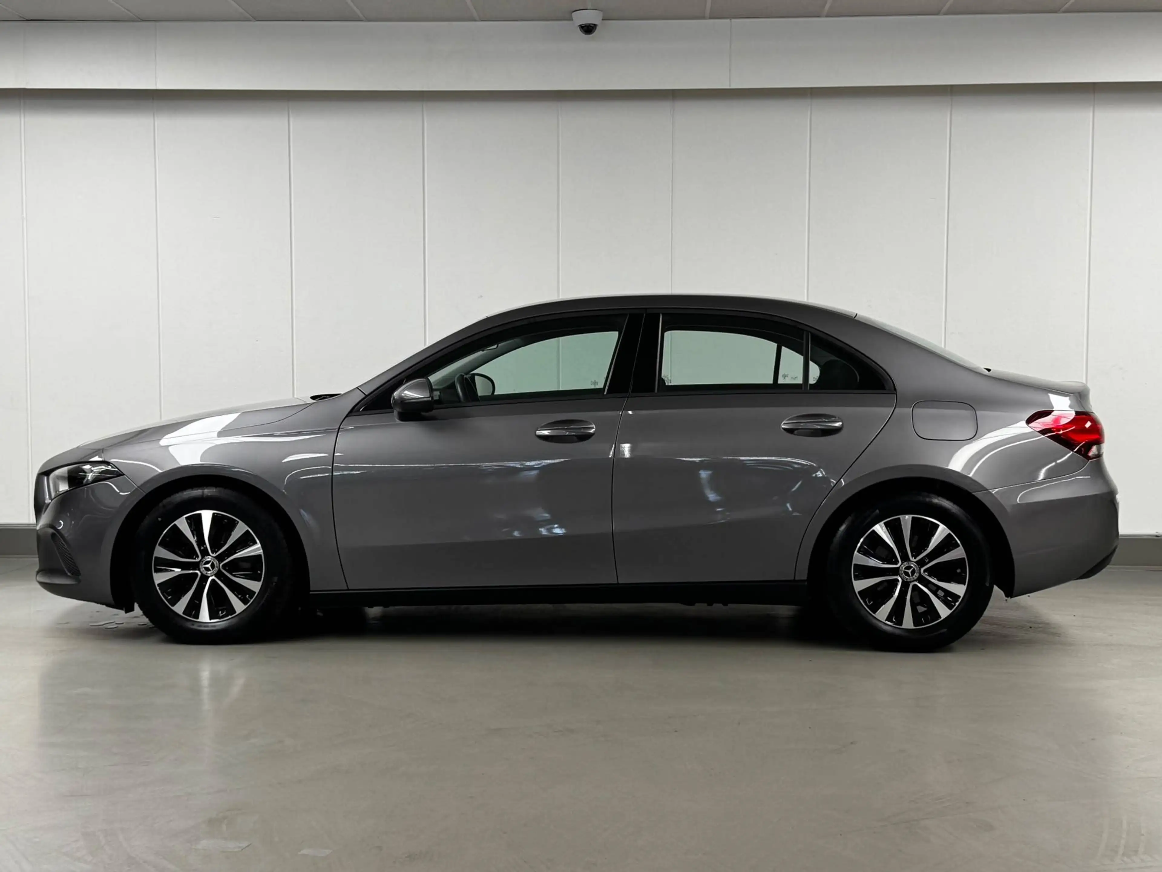 Mercedes-Benz A 180 136CV !! 55000 KM !! AUTO CAMERA GPS LED REG JA — photo 2