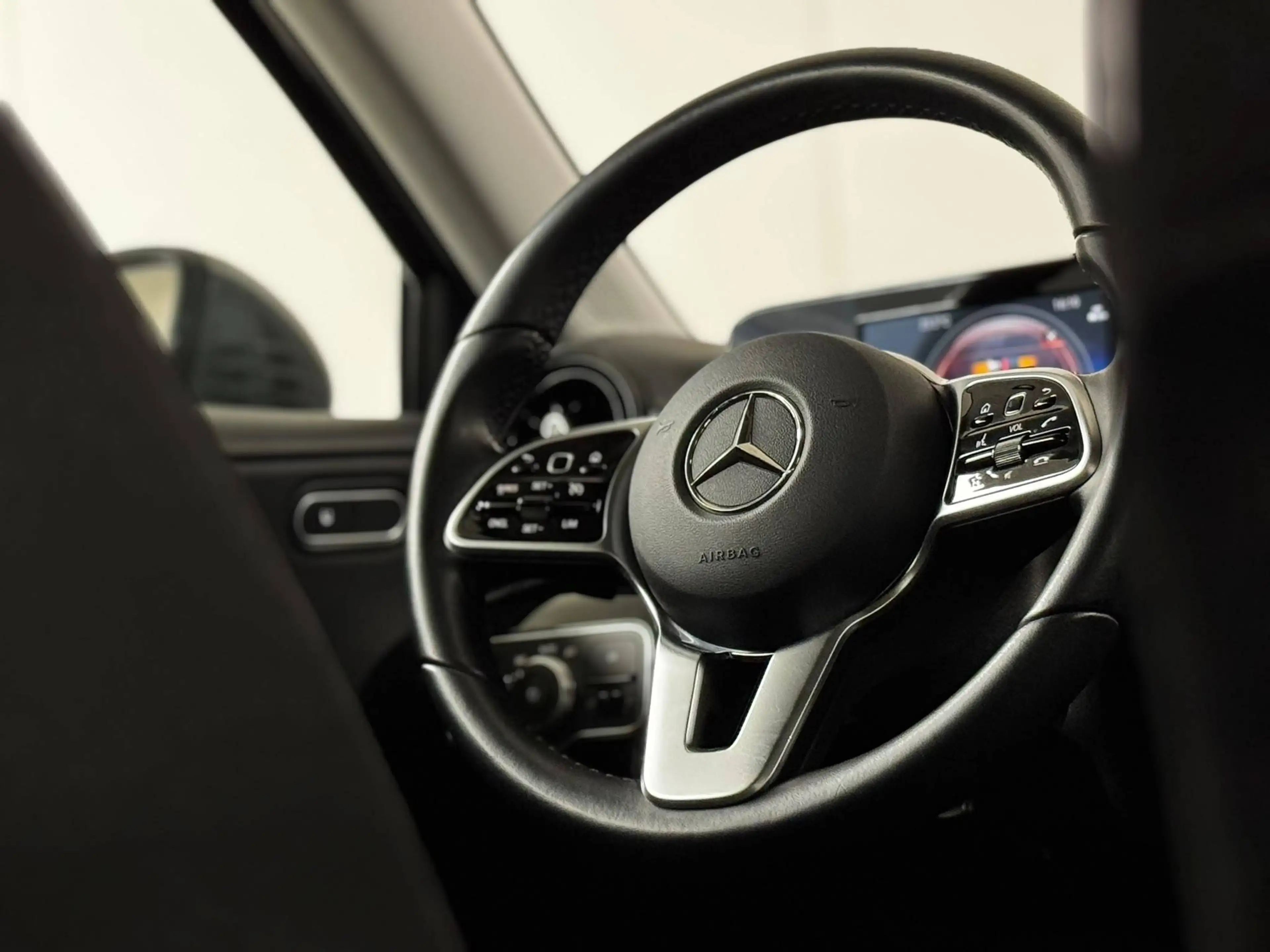 Mercedes-Benz A 180 136CV !! 55000 KM !! AUTO CAMERA GPS LED REG JA — photo 11