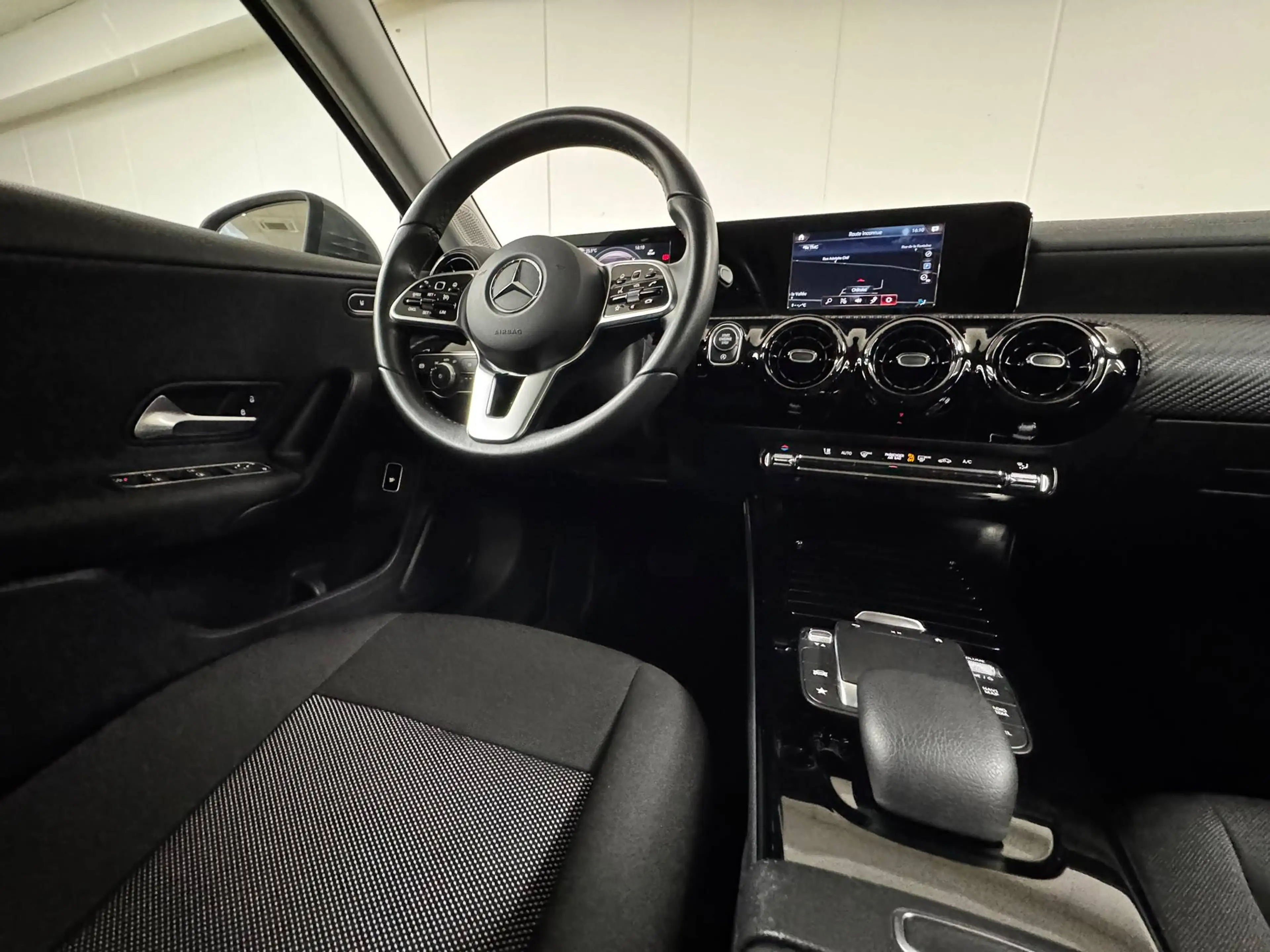 Mercedes-Benz A 180 136CV !! 55000 KM !! AUTO CAMERA GPS LED REG JA — photo 9