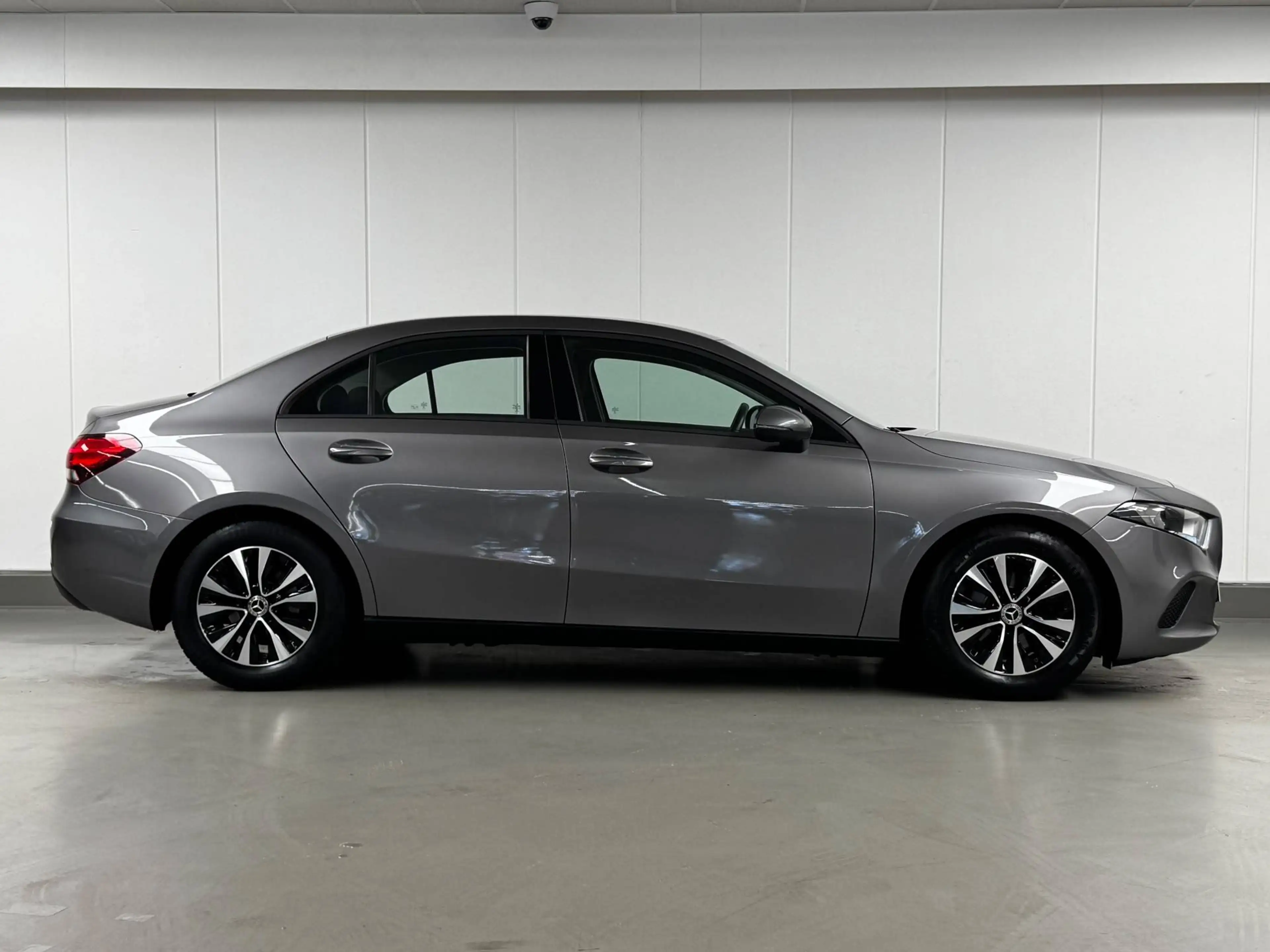 Mercedes-Benz A 180 136CV !! 55000 KM !! AUTO CAMERA GPS LED REG JA — photo 4