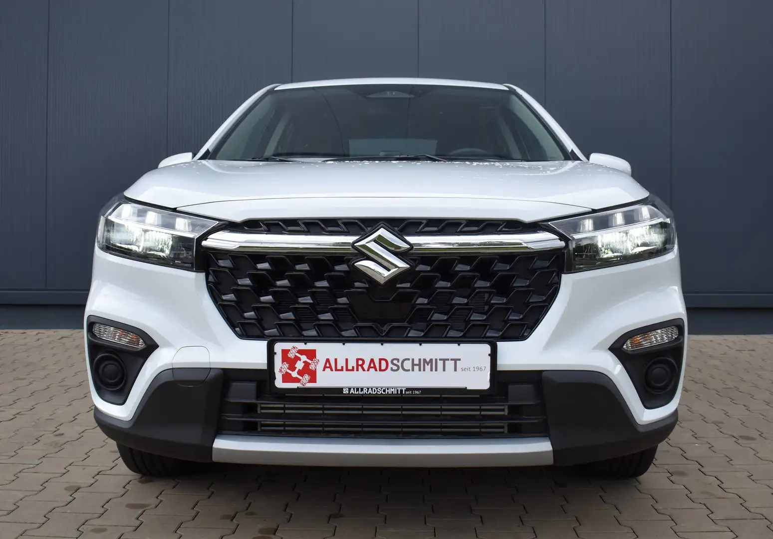 Suzuki S-Cross Edition 1.4l M/T Hybrid Weiß - 2