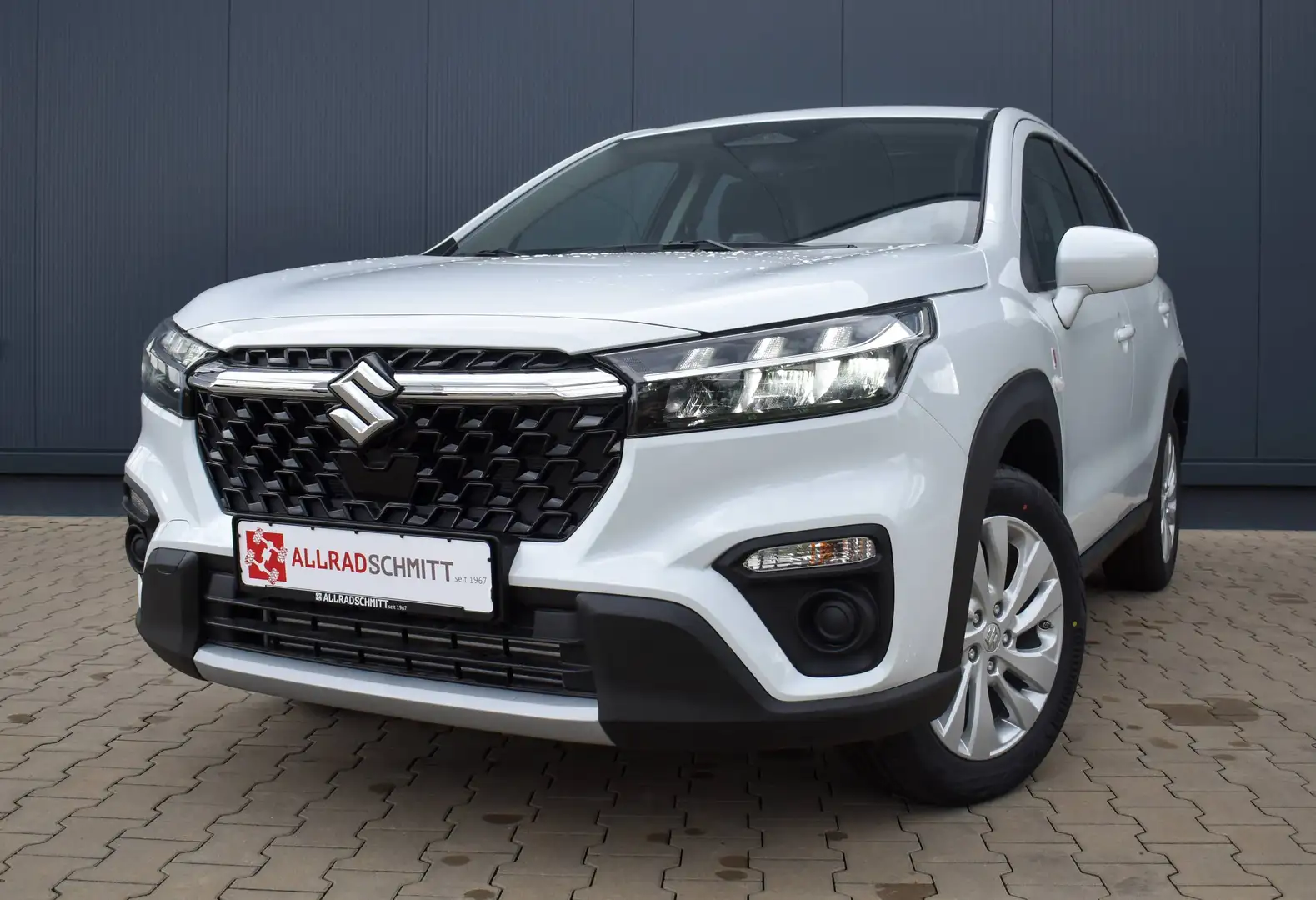 Suzuki S-Cross Edition 1.4l M/T Hybrid Weiß - 1