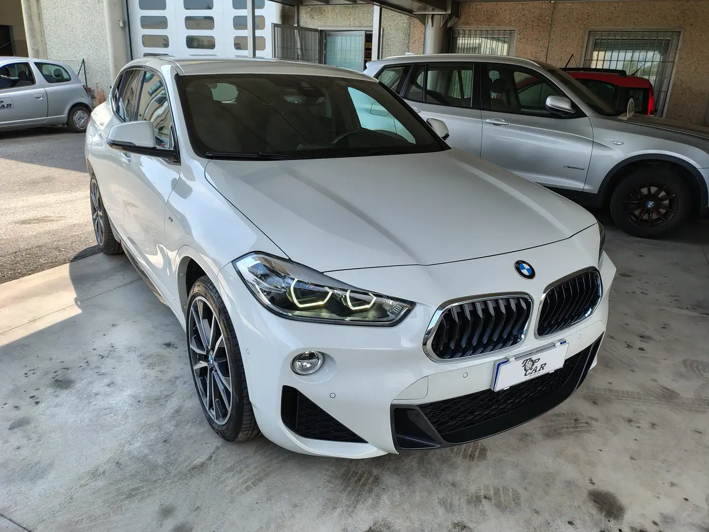 BMW X2 sdrive18d Msport auto Bianco - 2
