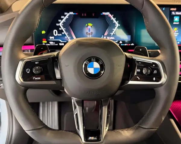 BMW 5 Series view 14