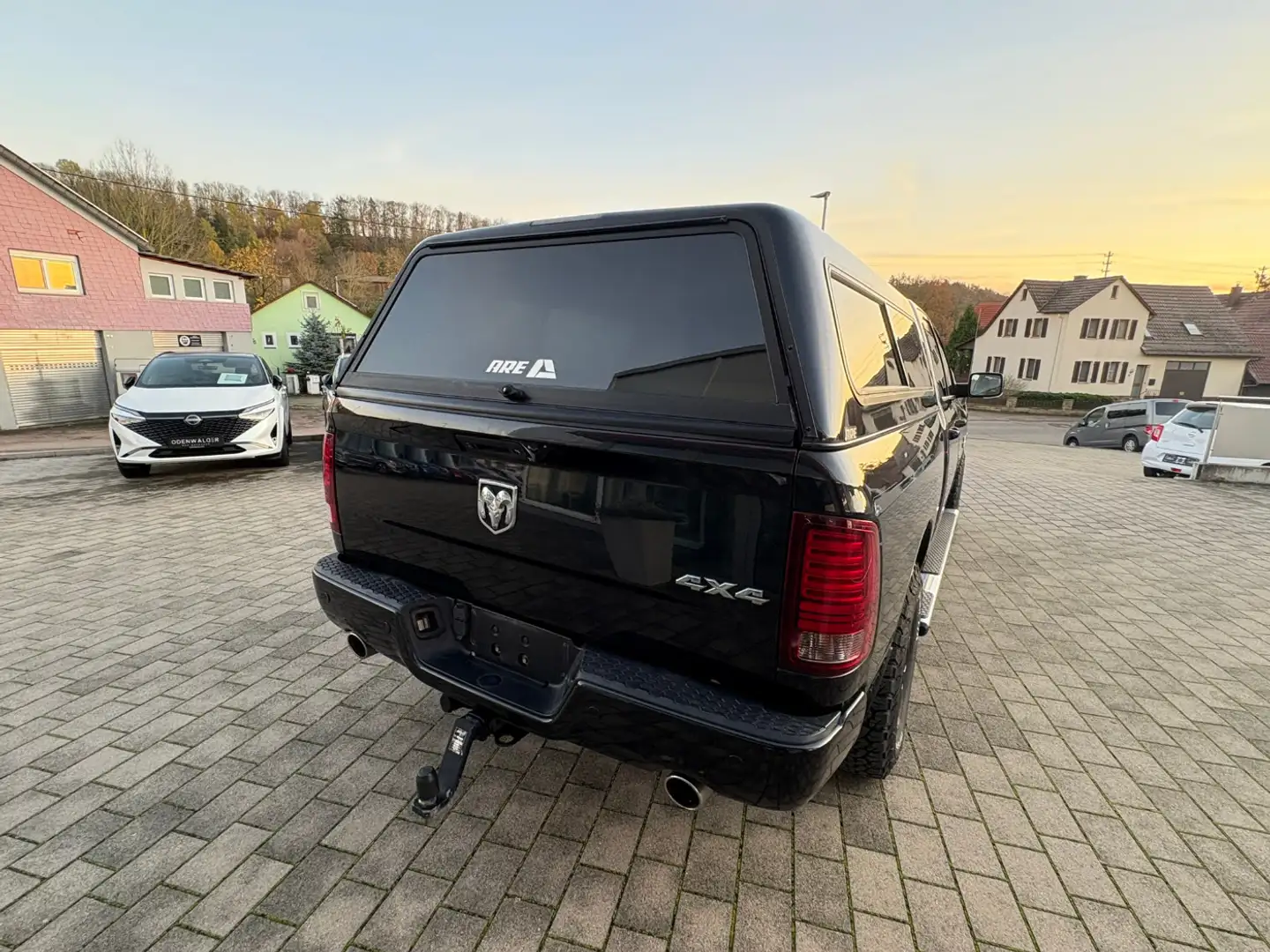 Dodge RAM 1500 Sport Lange Kabine Lange Prische Gasanlage Pr Schwarz - 2