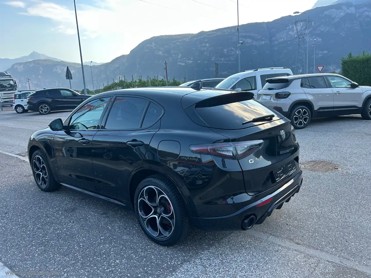 Alfa Romeo Stelvio 2024 — фото 6