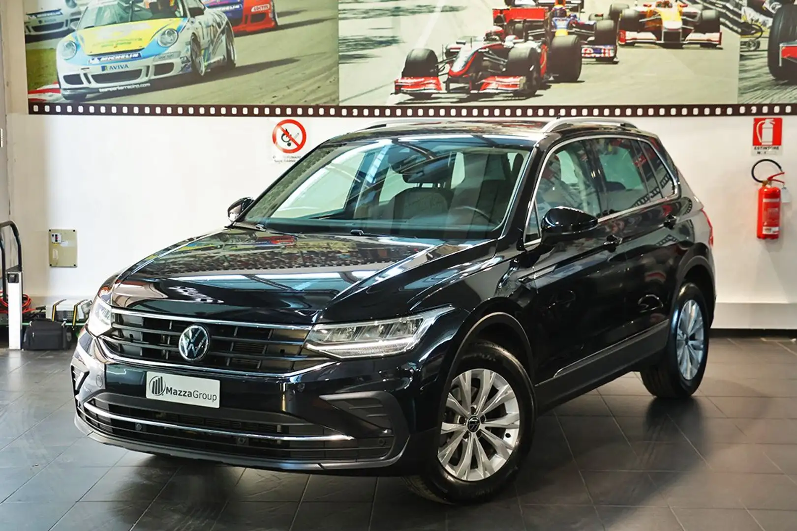Volkswagen Tiguan 2.0 TDI 150cv SCR DSG Life - ADAS/LED/APP/AMBIENT Nero - 1