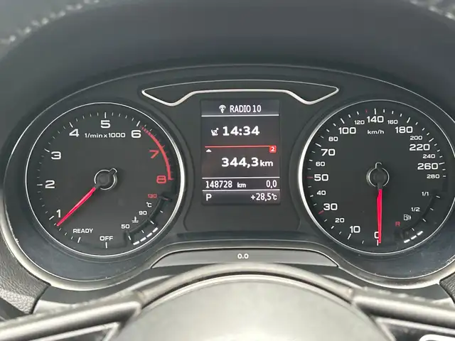 Audi Q2 view 17
