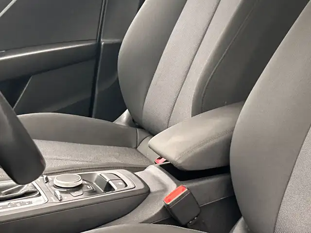 Audi Q2 view 27