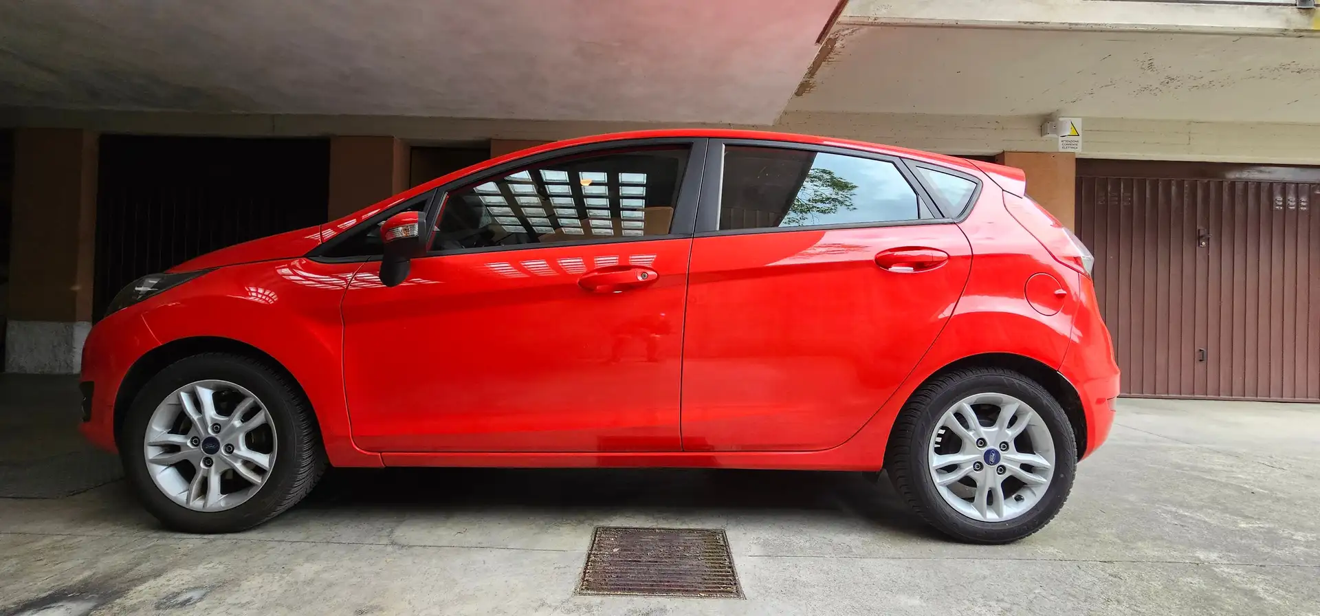 Ford Fiesta Fiesta VI 2013 5p 1.5 tdci Plus 75cv E6 Rosso - 1
