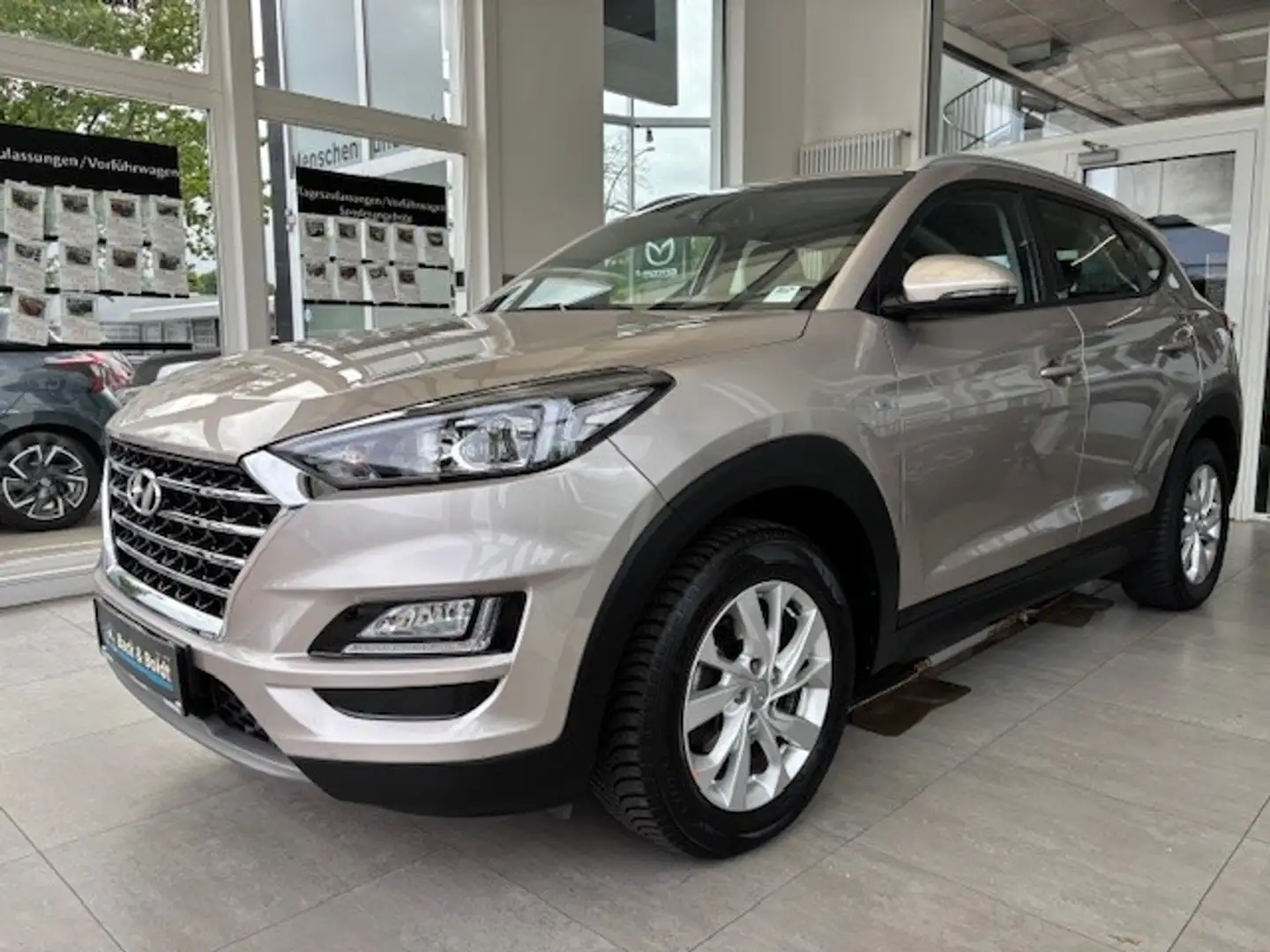 Hyundai TUCSON Trend 1.6 CRDI NAVI+KLIMA+AHK+KAMERA - 2