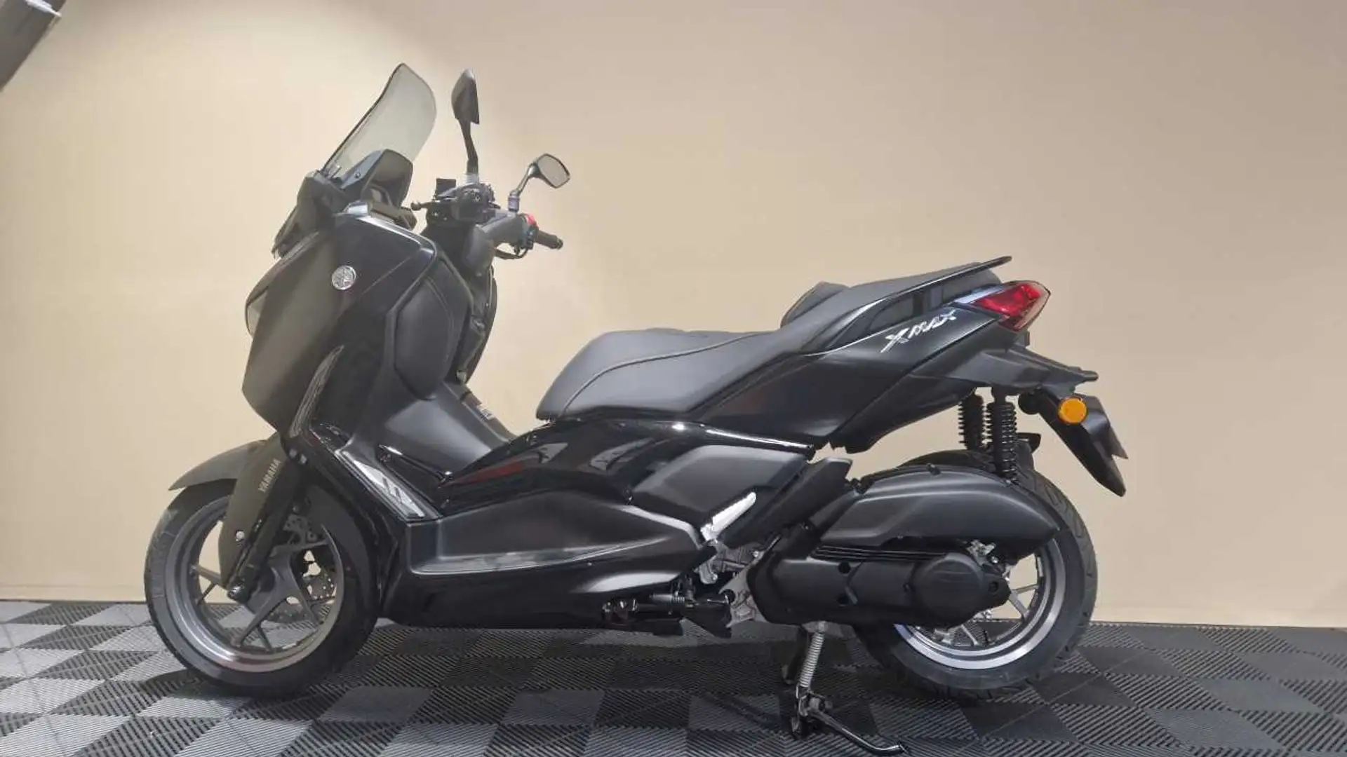 Yamaha X-Max 125 Noir - 2