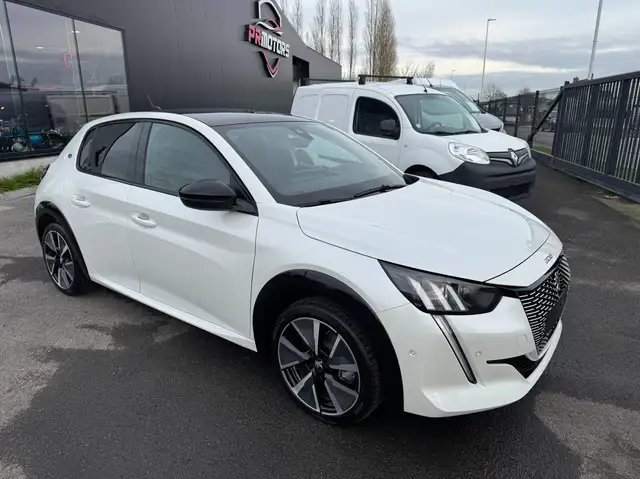 Peugeot e-208 208 Elektromotor 136 GT line camera leer