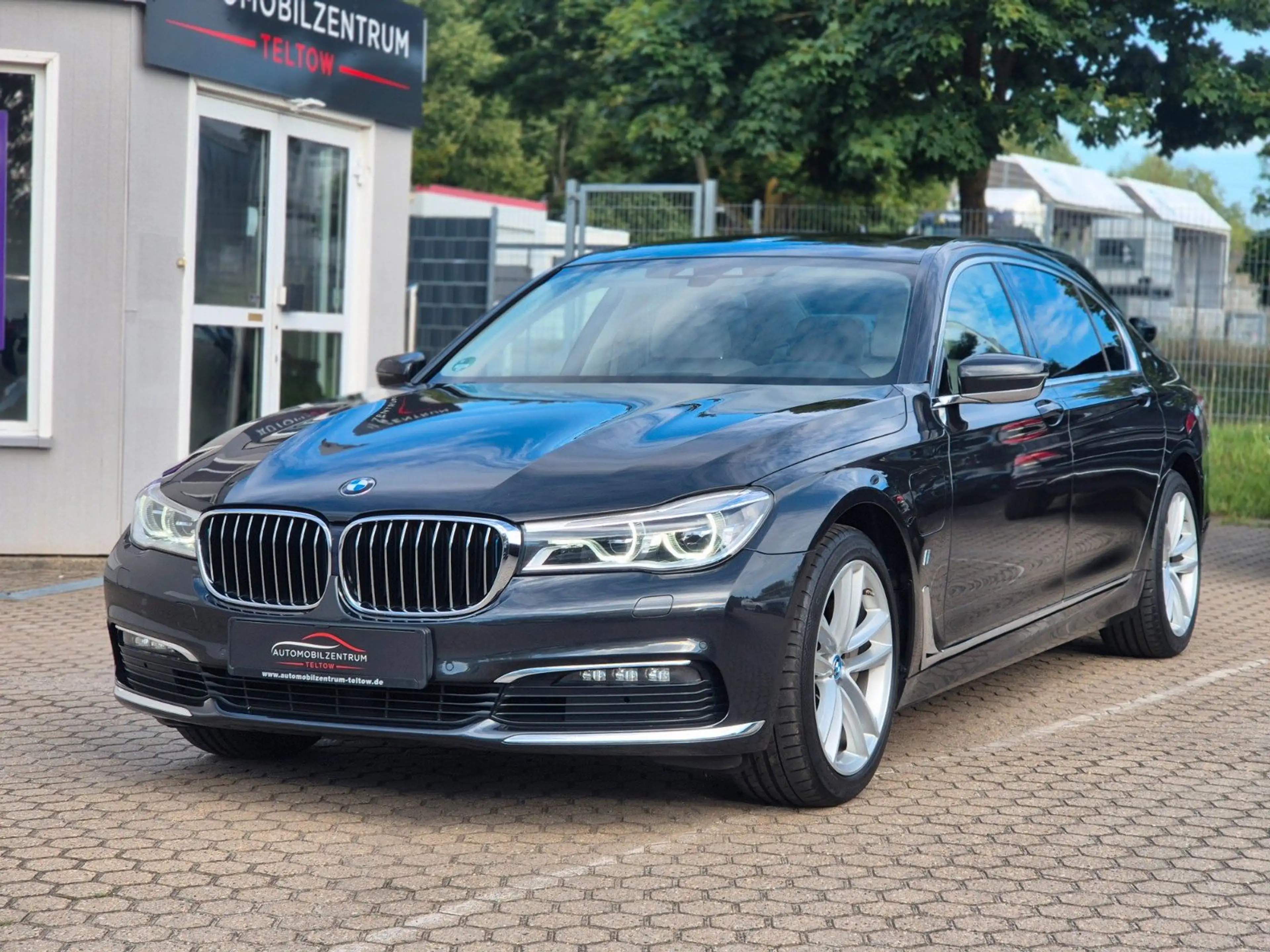 BMW 740 Le iPerformance Display Key/ Massage/ 4-Zonen