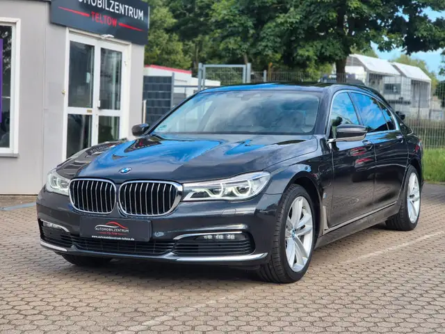 Bmw 740 Le iPerformance Display Key Massage 4 Zonen
