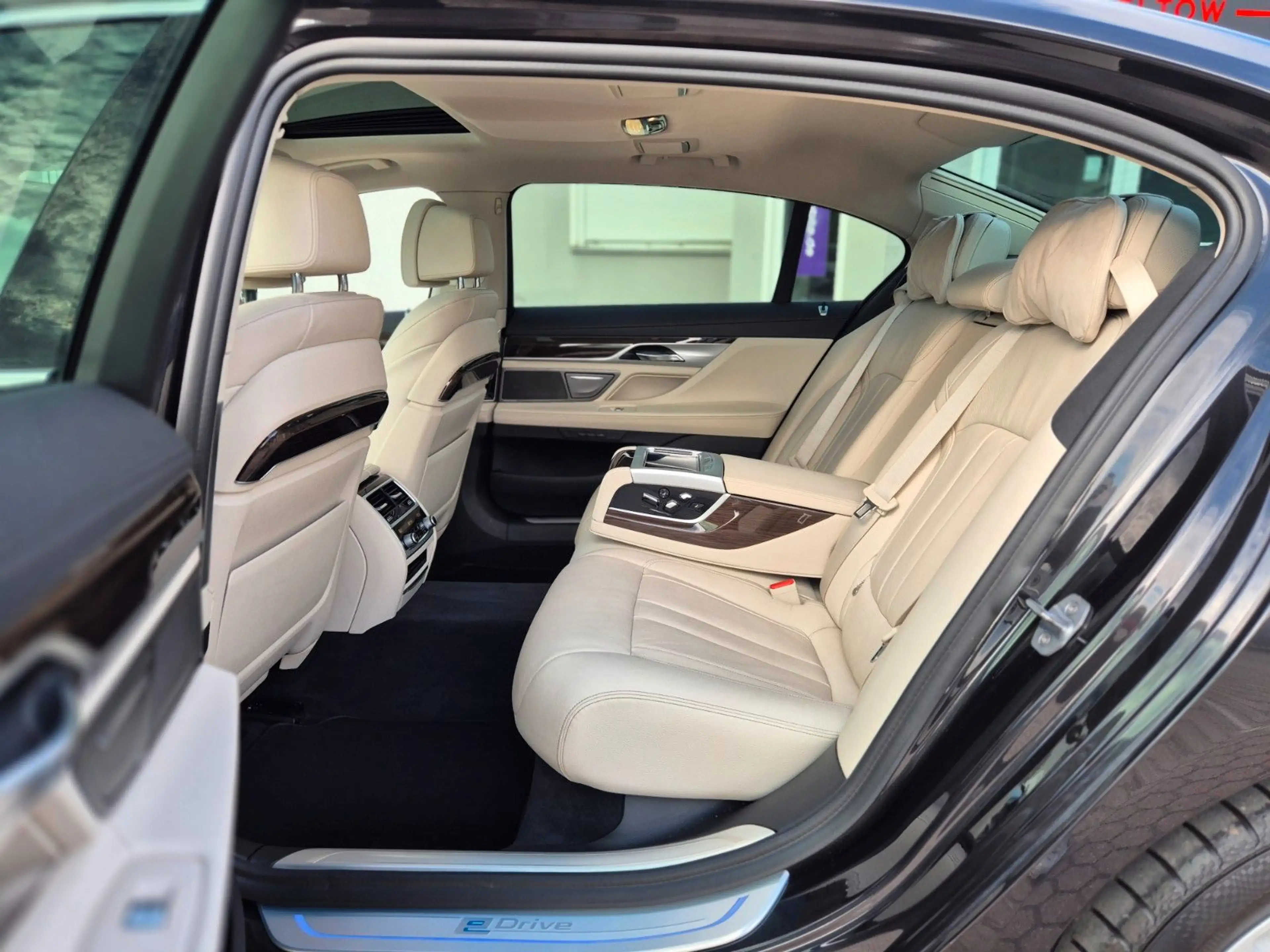BMW 740 Le iPerformance Display Key/ Massage/ 4-Zonen — photo 12