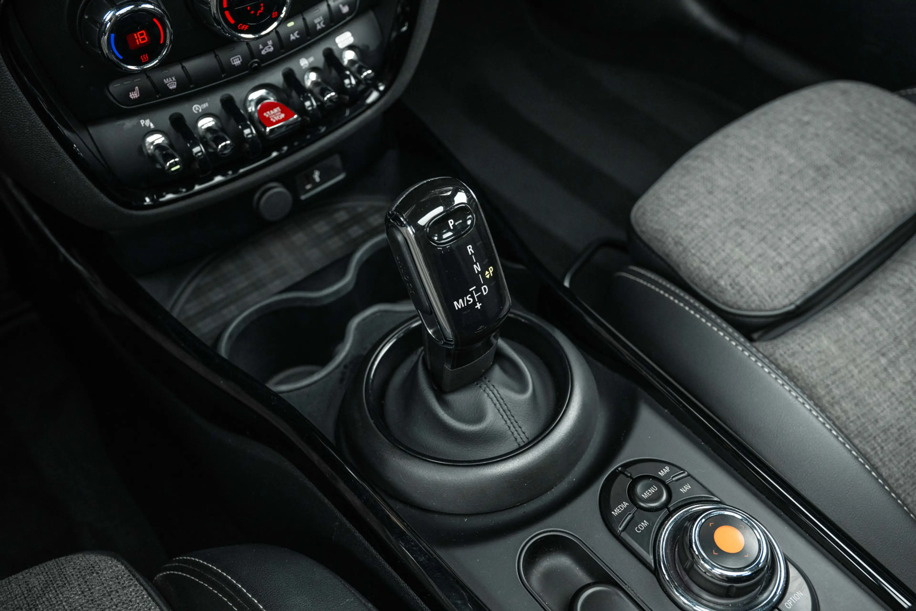 MINI Cooper Clubman Automaat / Panoramadak / Comfortstoelen / Comfort — photo 11