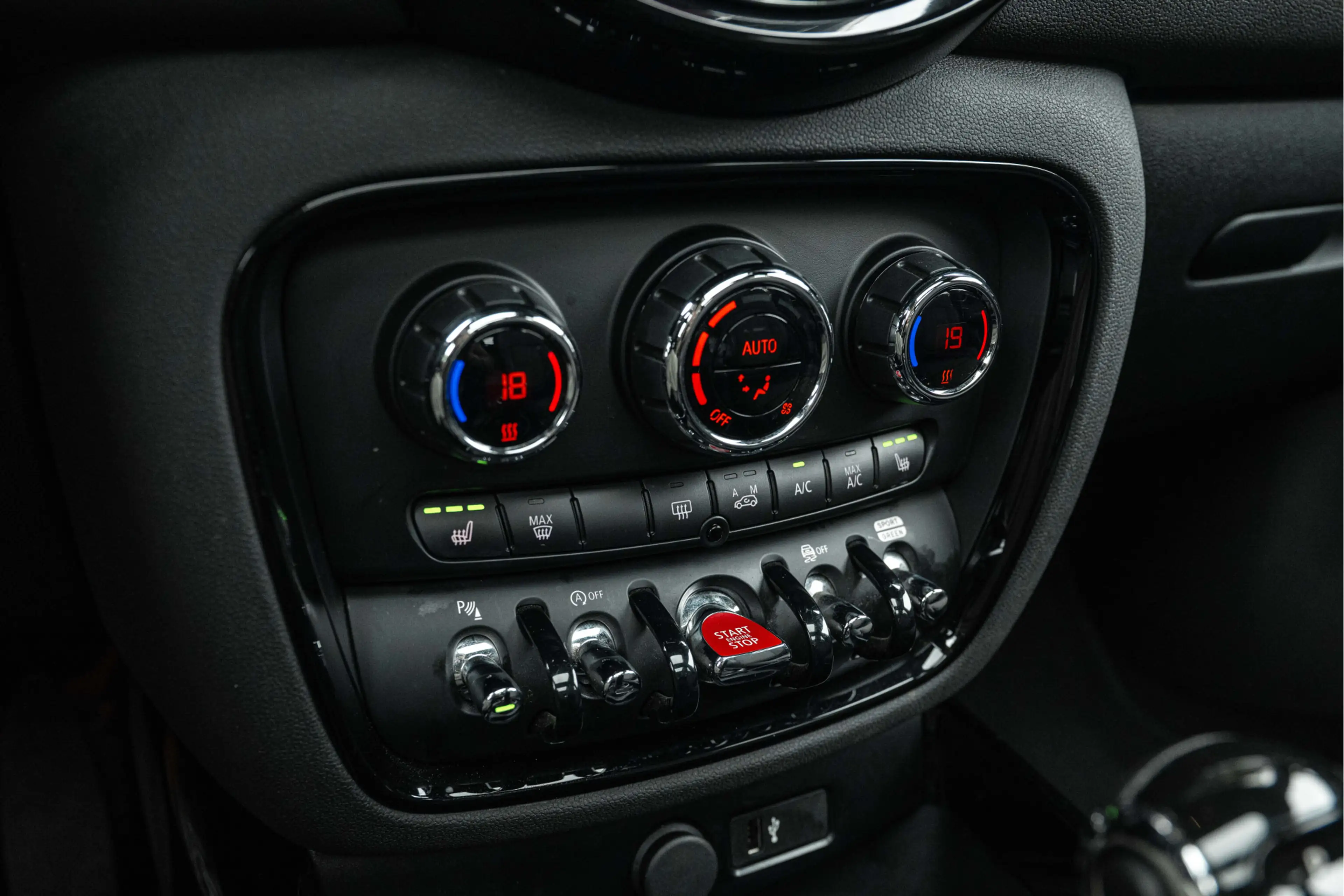 MINI Cooper Clubman Automaat / Panoramadak / Comfortstoelen / Comfort — photo 10