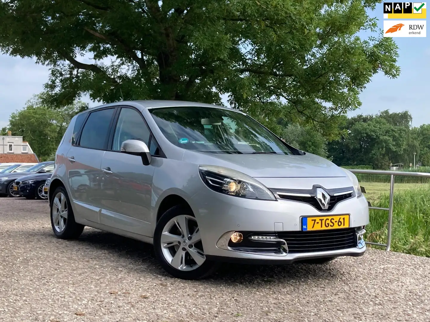 Renault Scenic Xmod 1.5 dCi | Cruise + Clima + Navi nu € 4.975,-! Grijs - 1