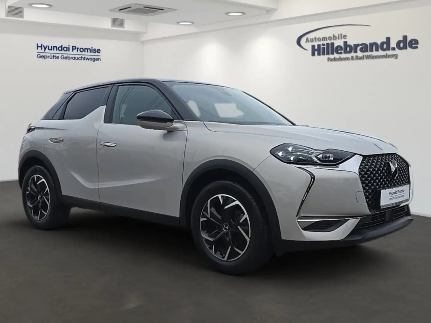 DS Automobiles DS 3 DS Crossback So Chic 1.2 PureTech 100 EU6d Navi LE Grau - 2