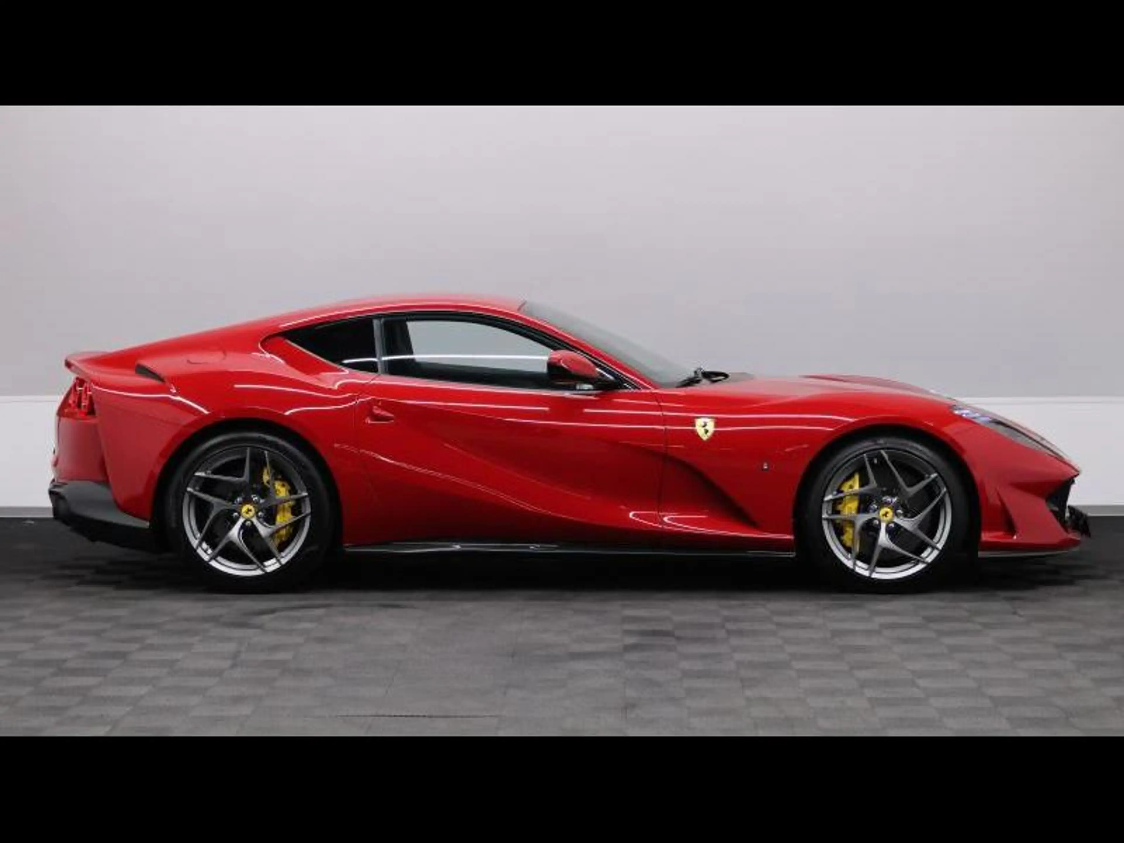 Ferrari 812 Superfast Rosso 70th anniversary — photo 4