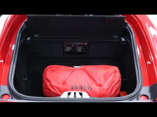 Ferrari 812 view 8
