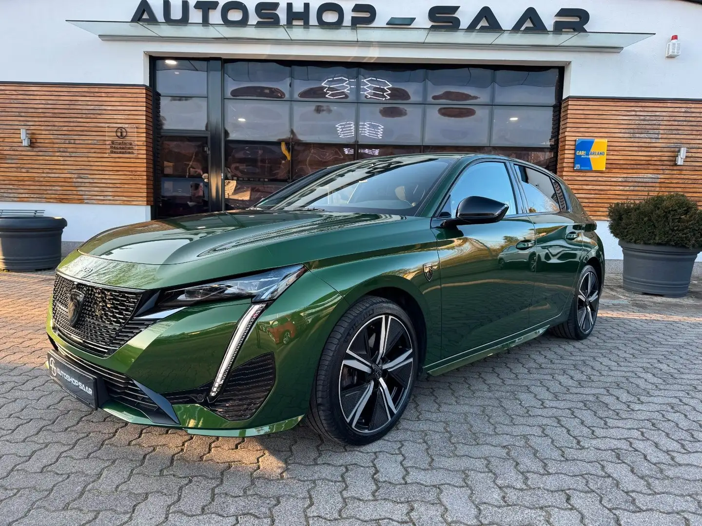 Peugeot 308 Hybrid 180 GT Limo 360°/Relax-Paket/ Grün - 2
