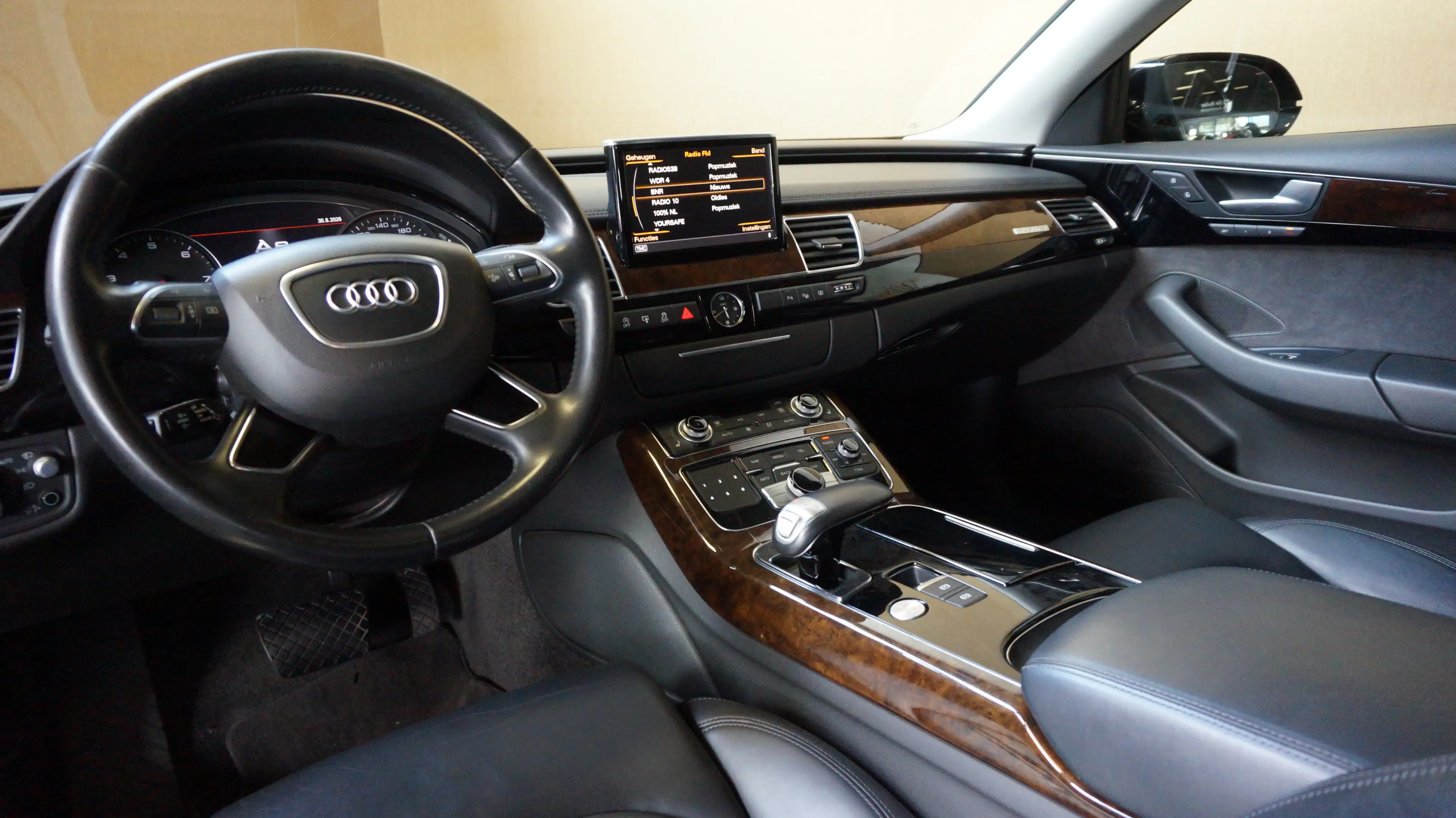 Audi A8 3.0 TFSI quattro Lang Pro Line+ — photo 9