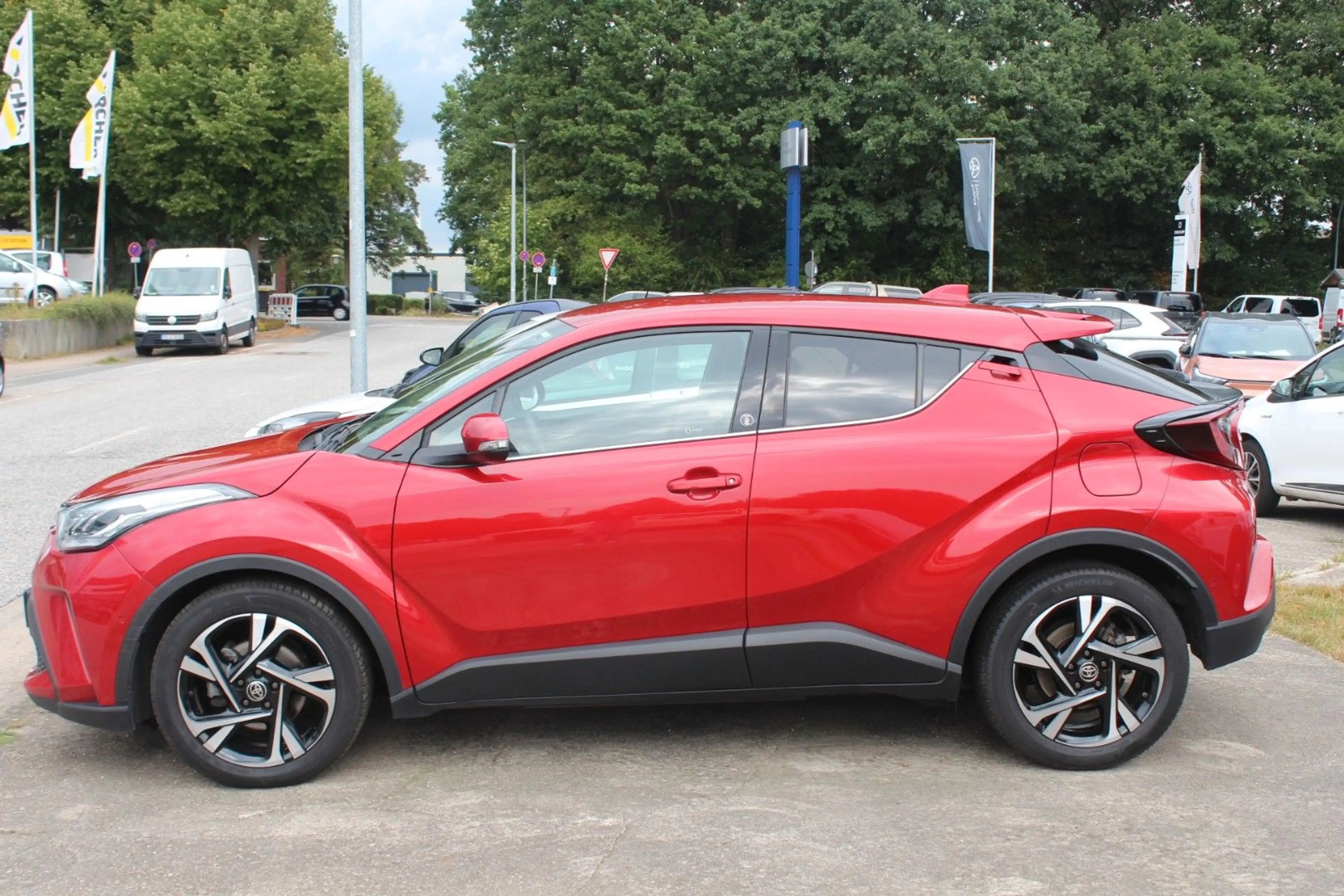 Toyota C-HR Hybrid Team D*LED*PDC*KAMERA*SHZ*NAVI*1HAND — photo 4