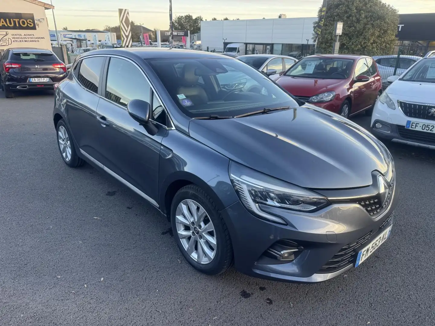 Renault Clio Clio 1.0 Tce - 100  V BERLINE Intens PHASE 1 Gris - 2