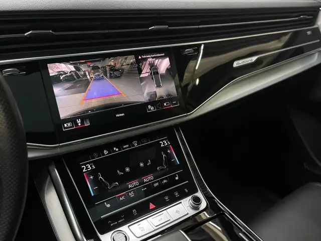 Audi Q7 view 15