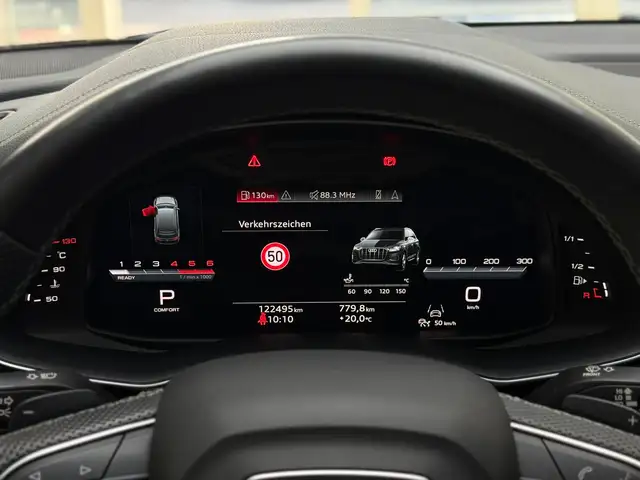 Audi Q7 view 14