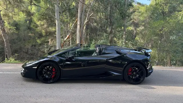 Lamborghini Huracan view 6