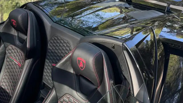 Lamborghini Huracan view 9