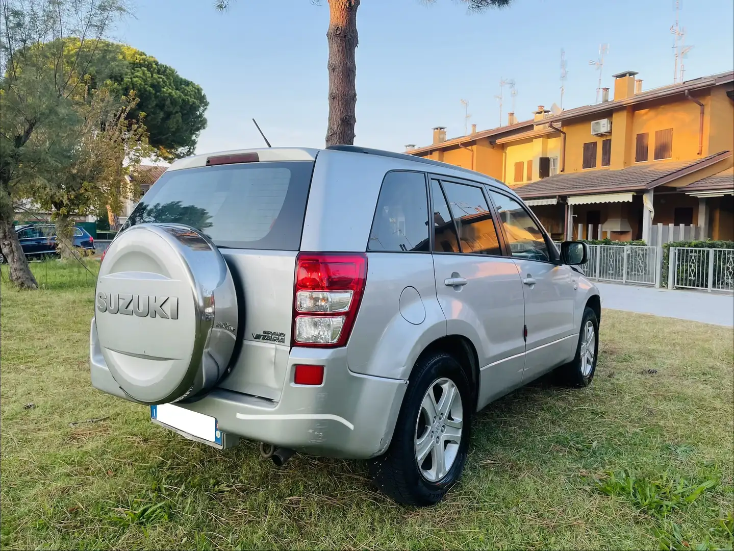 Suzuki Grand Vitara 4X4 SOLO PER EXPORT FERMO AMMINISTRATIVO - 2
