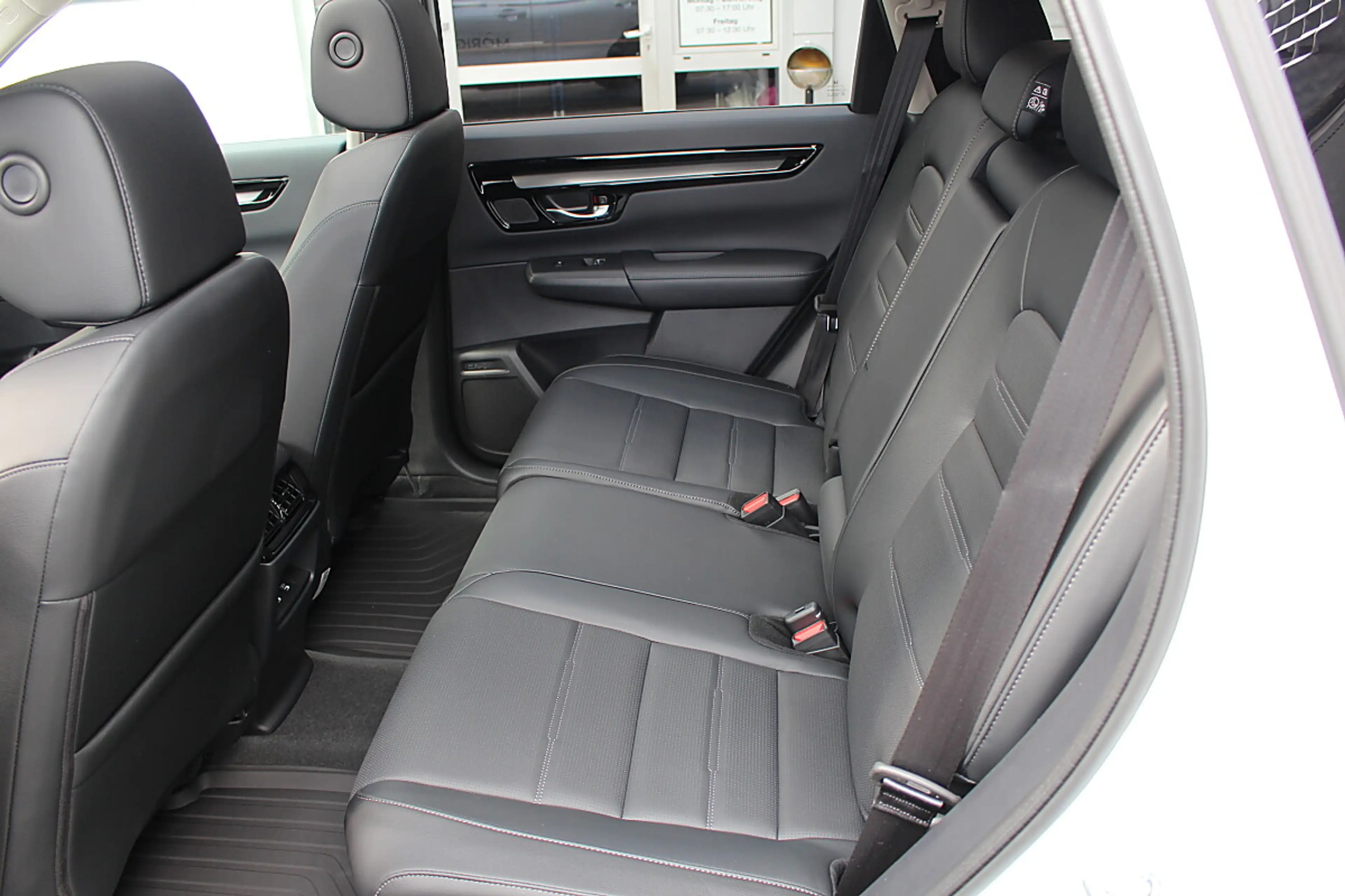 Honda CR-V 2,0 i-MMD e:HEV Advance AWD Aut. — photo 13