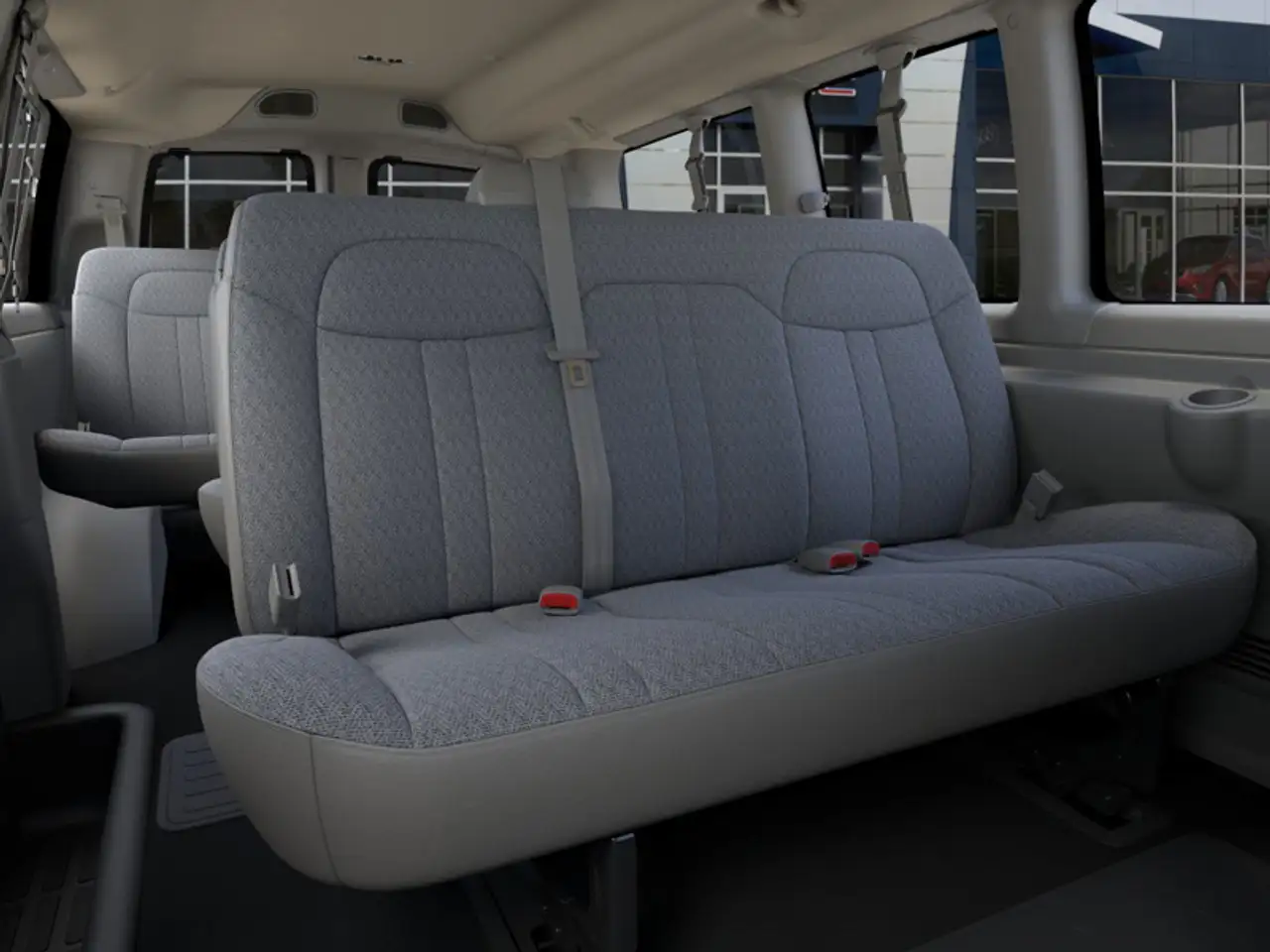 GMC Savana снимка GMC Savana