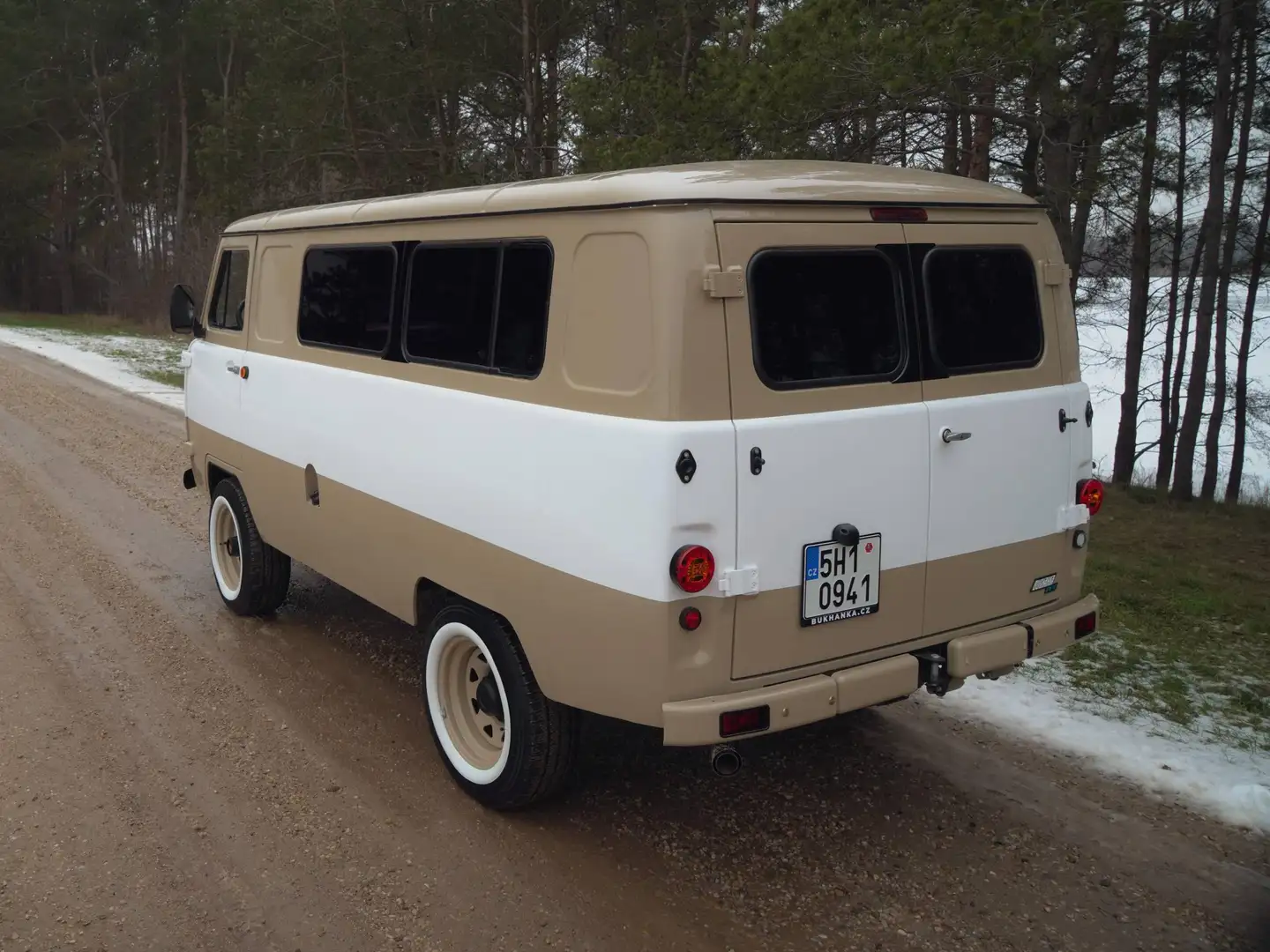 UAZ Buchanka 2206 /452 Weiß - 2
